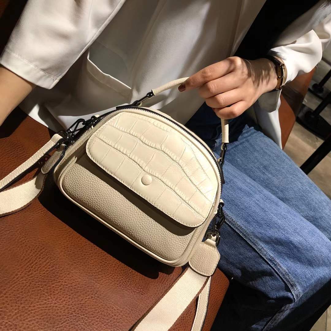Portable Messenger Shoulder Bag European And American Style Shell Bag - Image 4