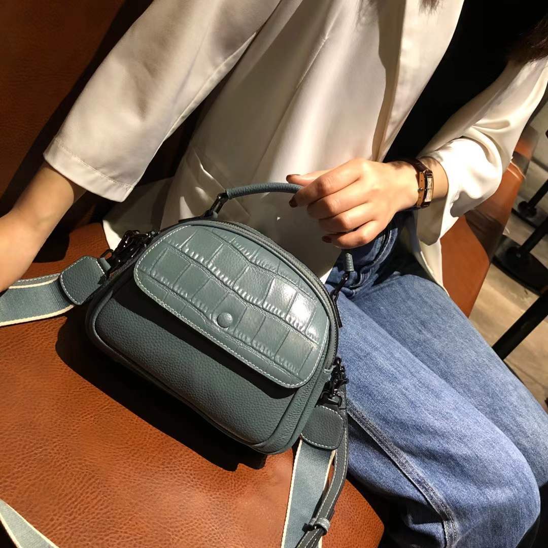 Portable Messenger Shoulder Bag European And American Style Shell Bag - Image 2