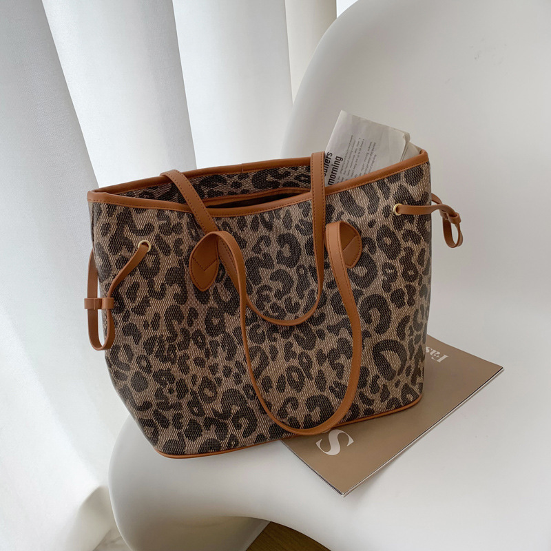 Fashion Net Celebrity Single Shoulder Tote Bag - Image 6
