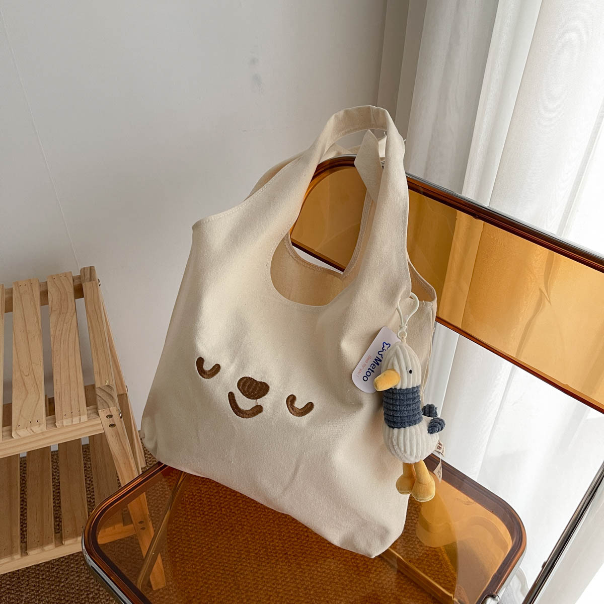 Cute Embroidery Bear Large-capacity Art Class Hand-carry Single-shoulder Canvas Bag - Image 7